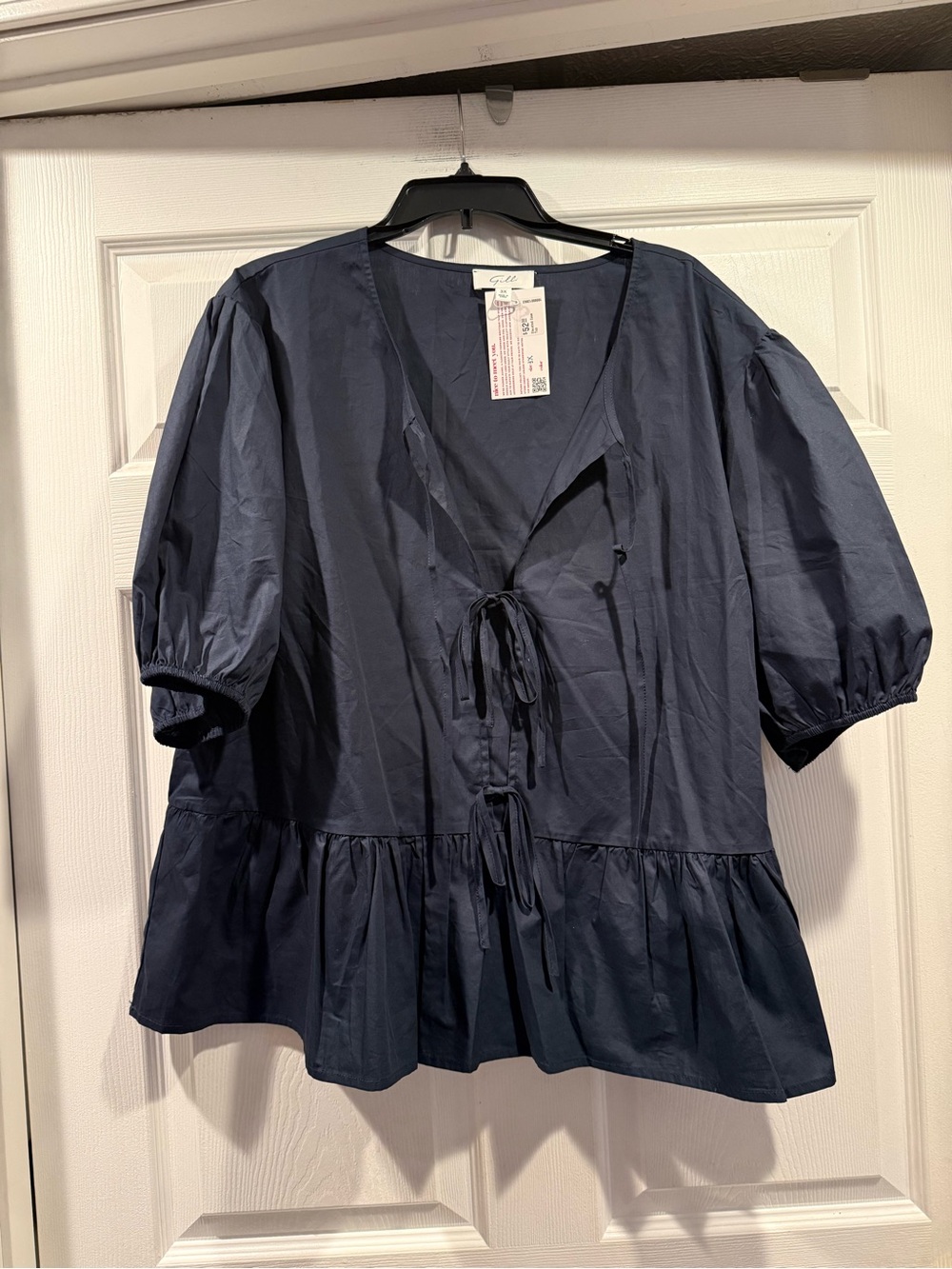 NWT Gilli Dark Navy Tie-Front Peplum Puff-Sleeve Top. Size 3x